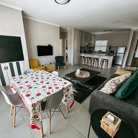 Nemesia Court Apartamento Durbanville Exterior foto