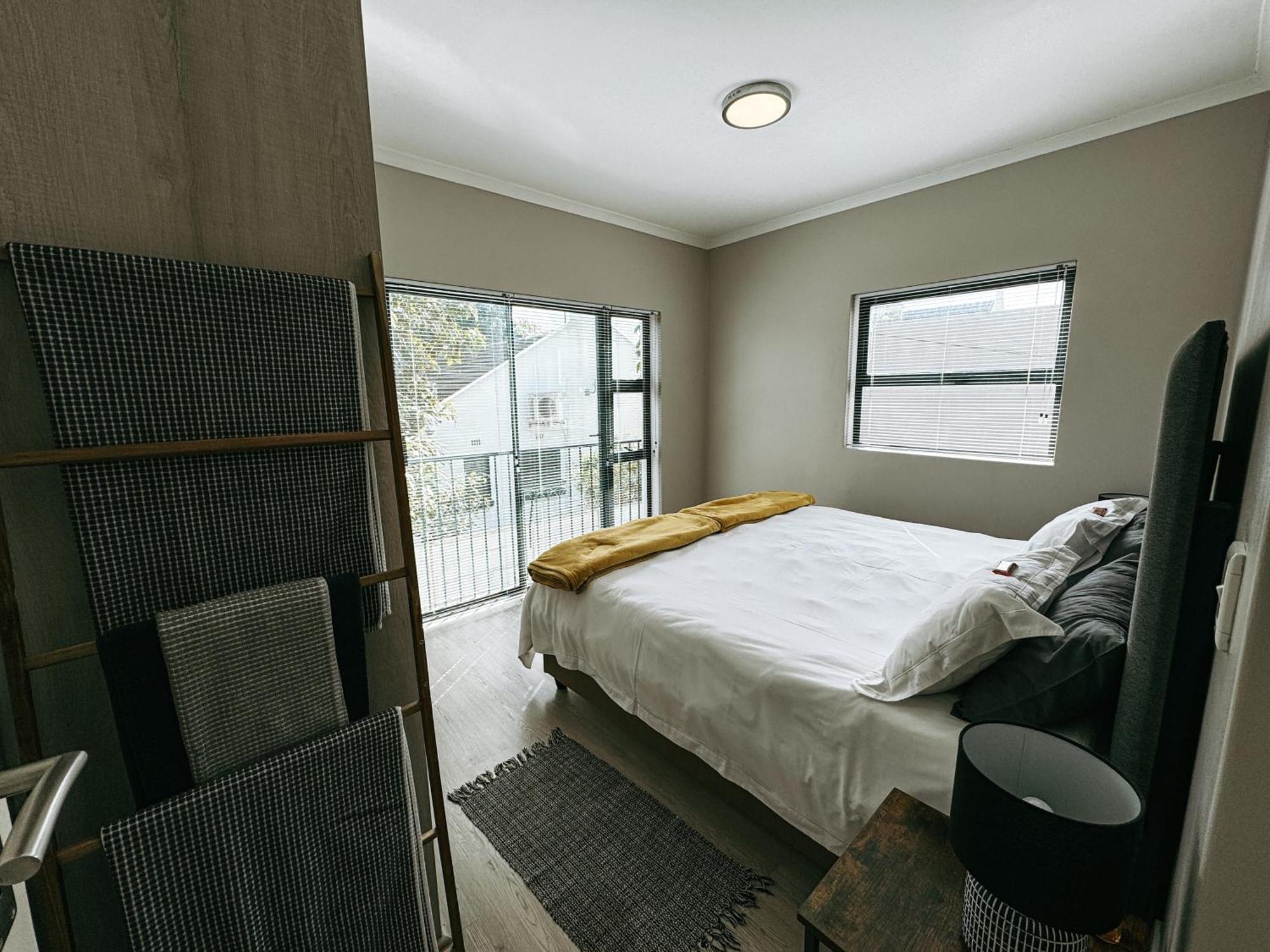 Nemesia Court Apartamento Durbanville Exterior foto