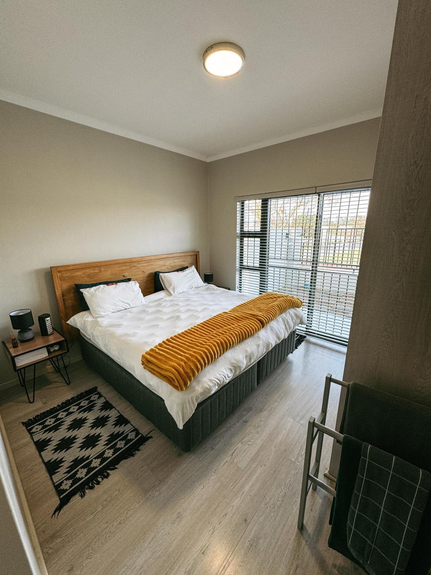 Nemesia Court Apartamento Durbanville Exterior foto