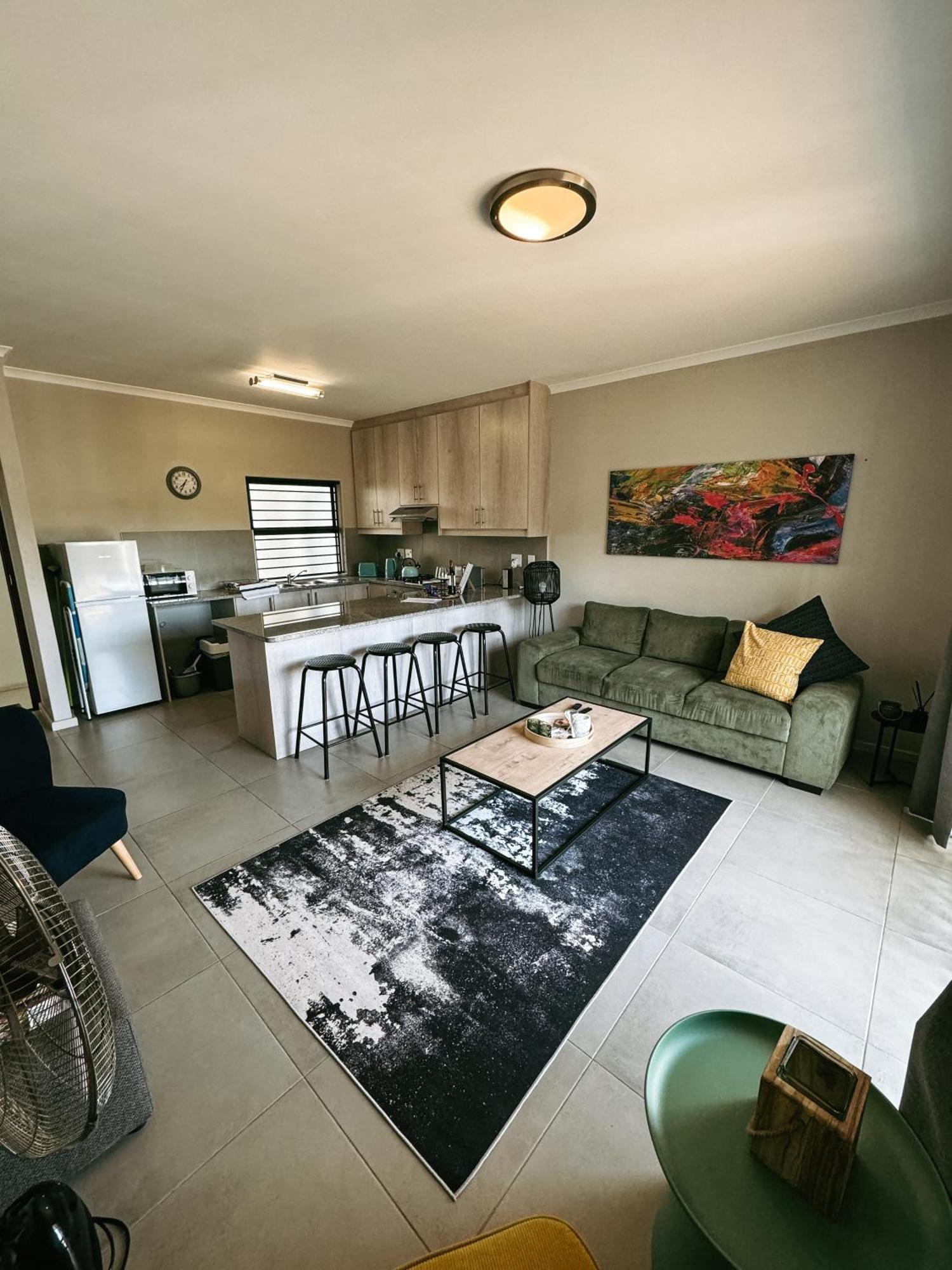 Nemesia Court Apartamento Durbanville Exterior foto