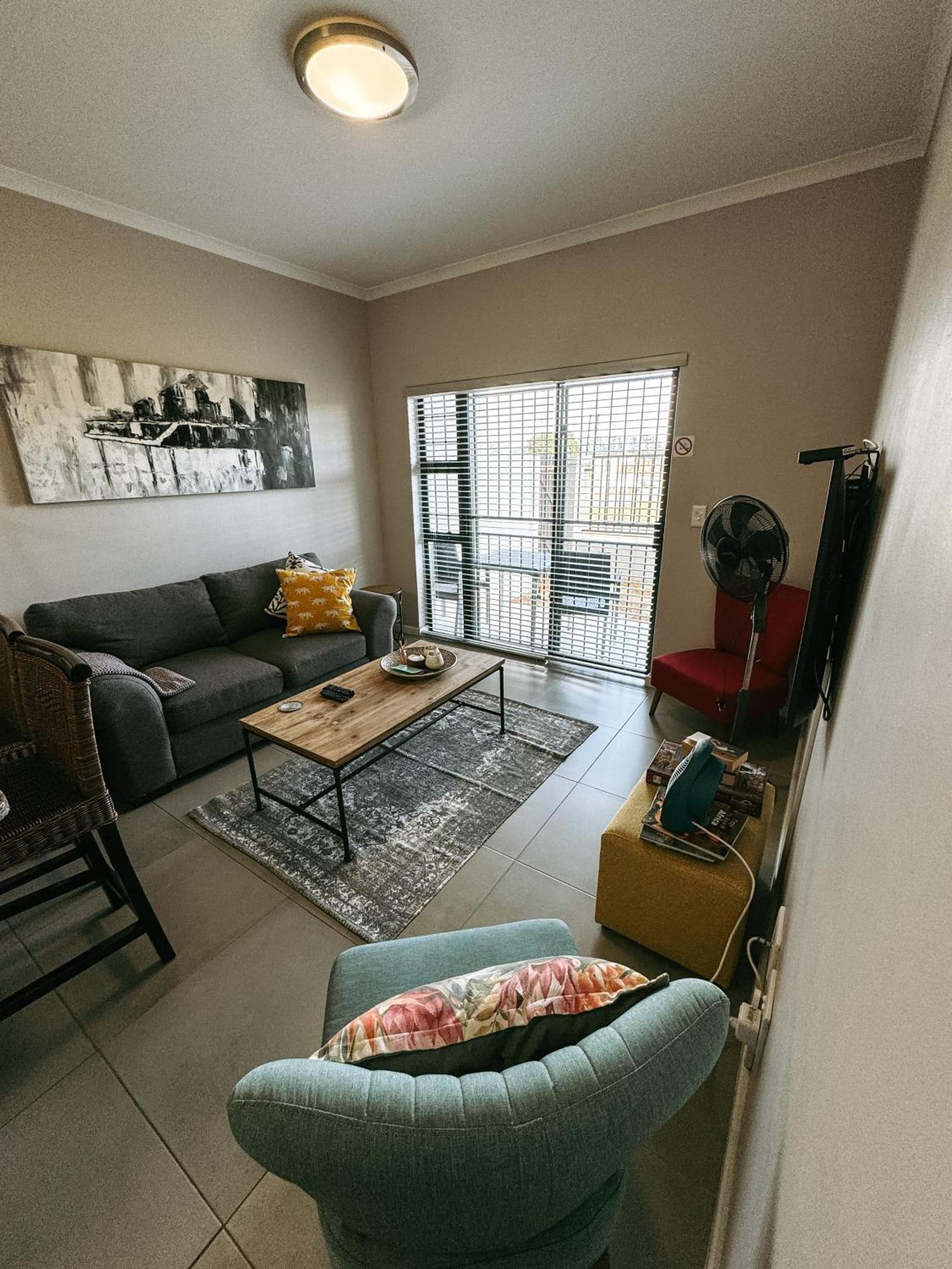 Nemesia Court Apartamento Durbanville Exterior foto