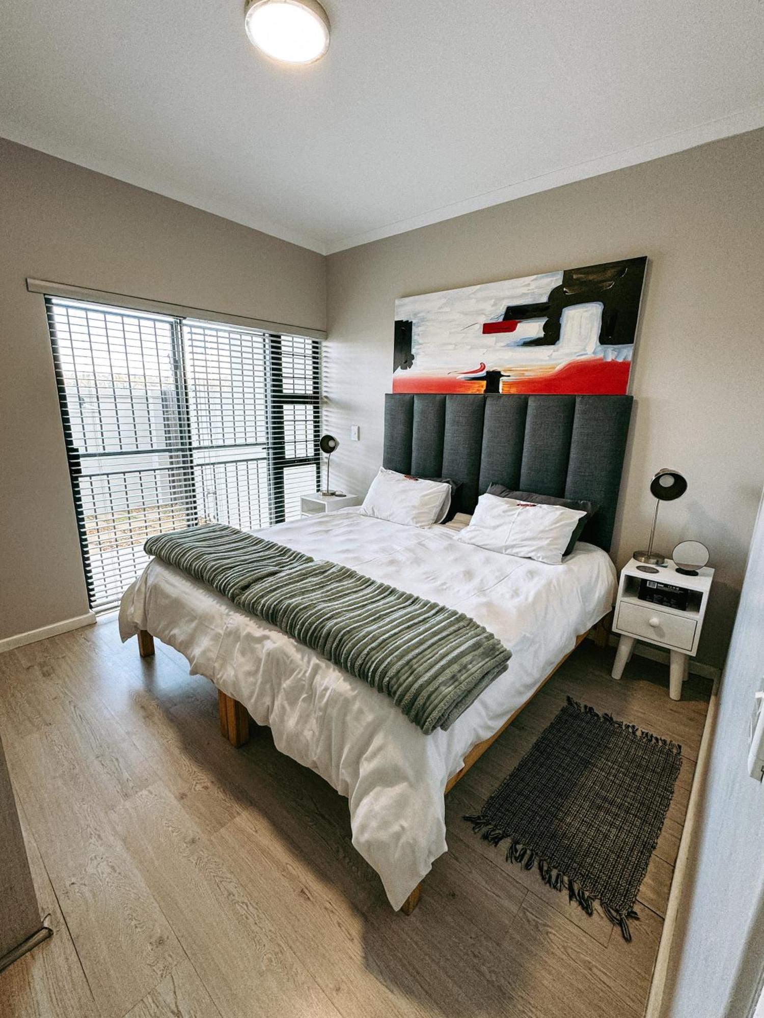 Nemesia Court Apartamento Durbanville Exterior foto