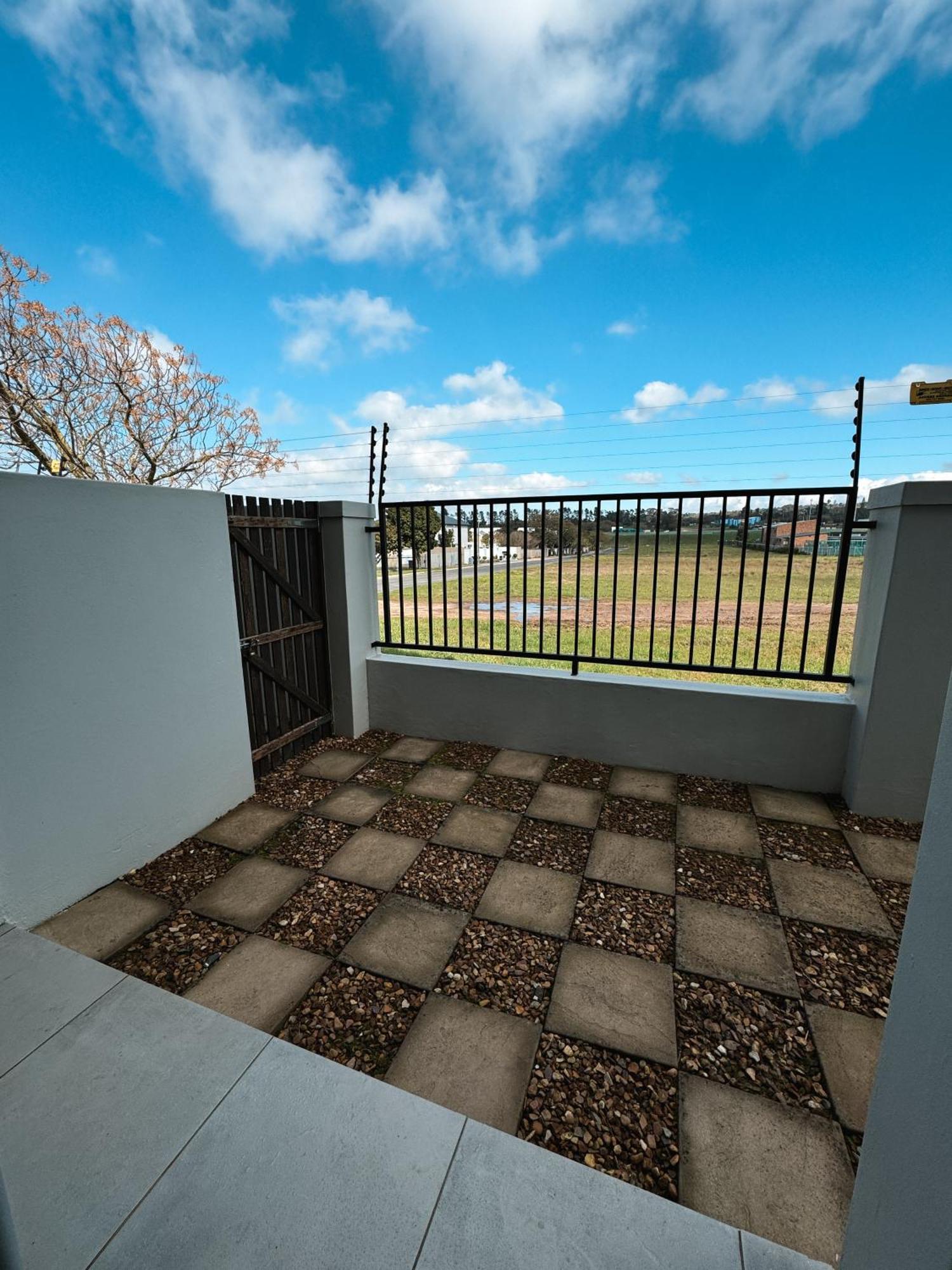 Nemesia Court Apartamento Durbanville Exterior foto